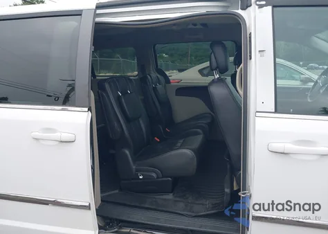 2016 Chrysler Town & Country Touring z USA, uszkodzony, nr VIN 2C4RC1BG8GR299493